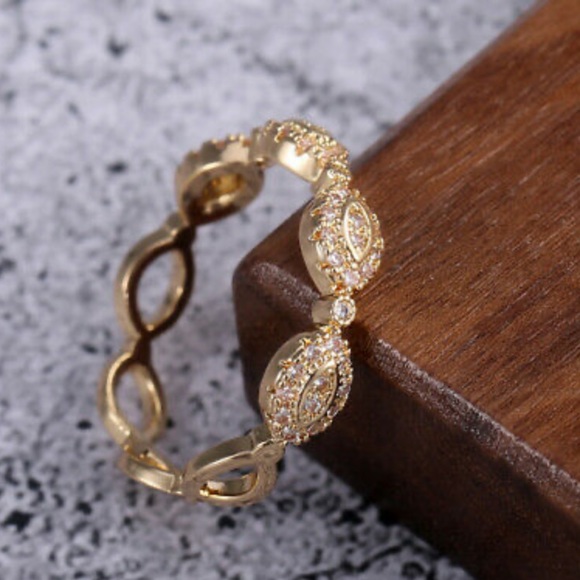 18k Yellow Gold Plated Ring White Sapphire - Picture 3 of 13